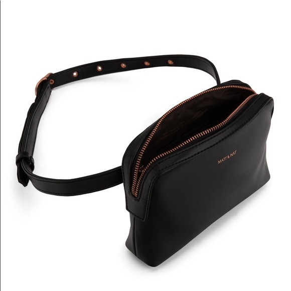 MATT & NAT VEGAN BLACK LEATHER ROSE GOLD PARIS BELT BAG - Picture 11 of 12